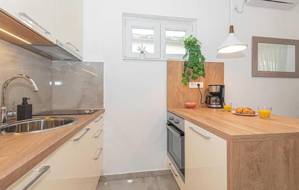 Holiday Home Gveric Vodice Exteriör bild